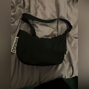 black medium crescent crossbody baggy